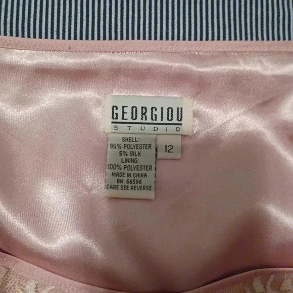 🌹pink lace skirt with zipper on the side - Picture 8 of 11